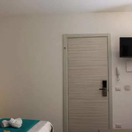 Dali Al Mare 4* تْشيفالو