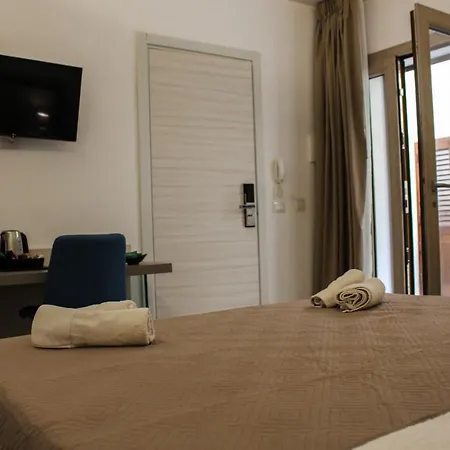 Dali Al Mare Πανσιόν 4*